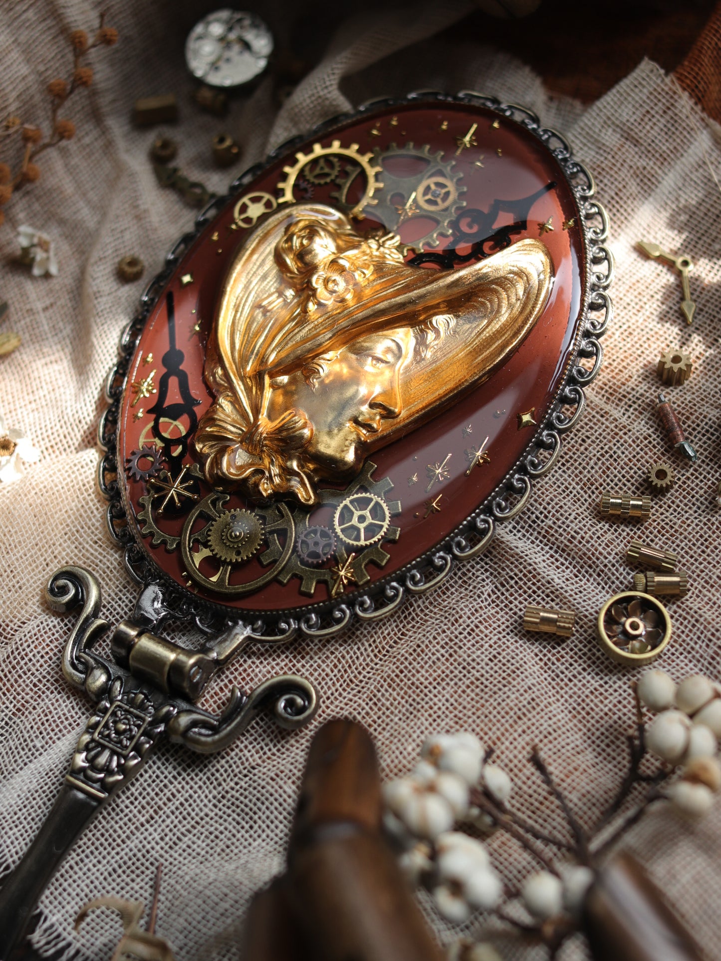 Vintage style hand mirror - Memoirs of girl