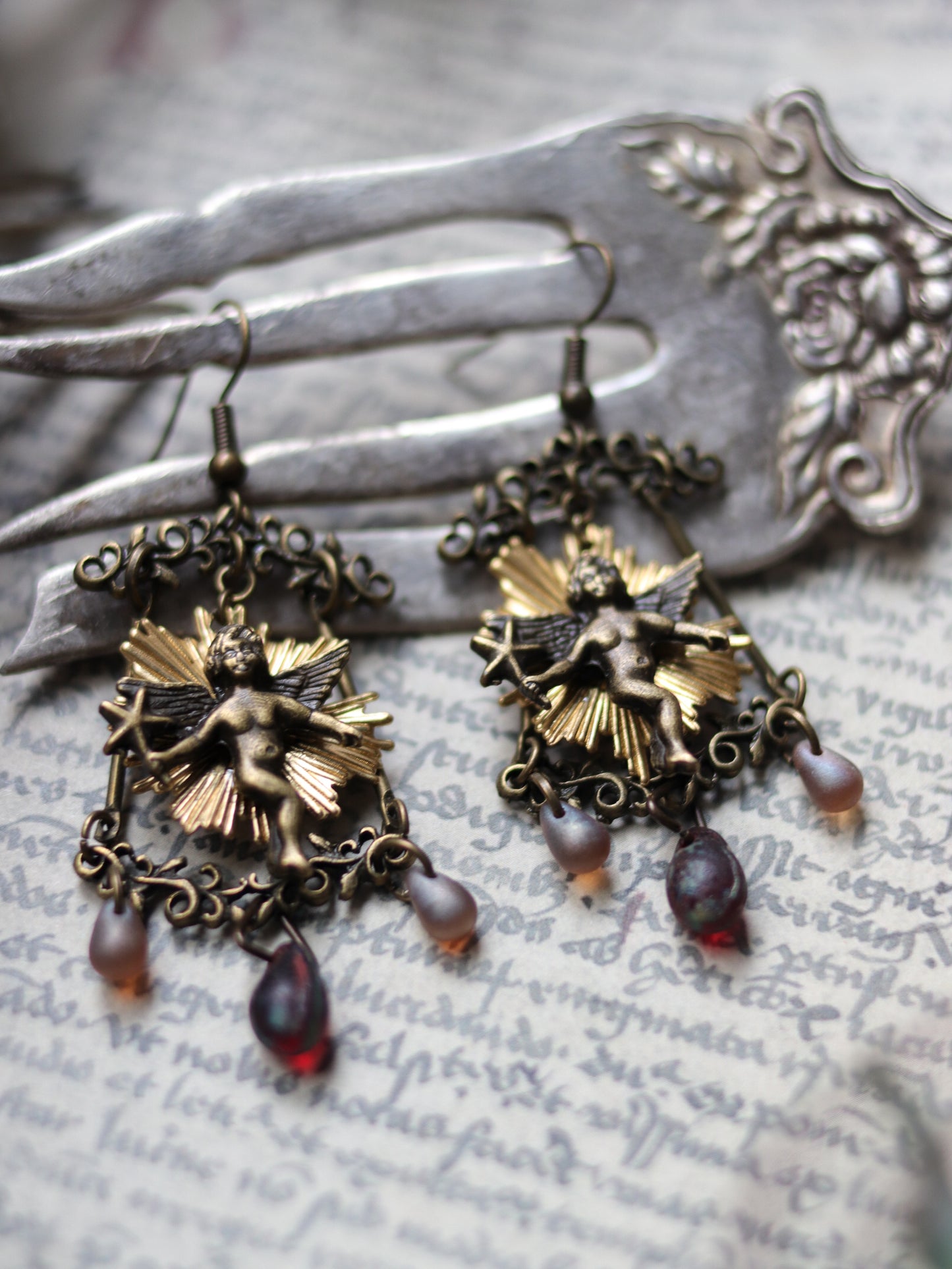 Vintage style earrings - Iron boold angel