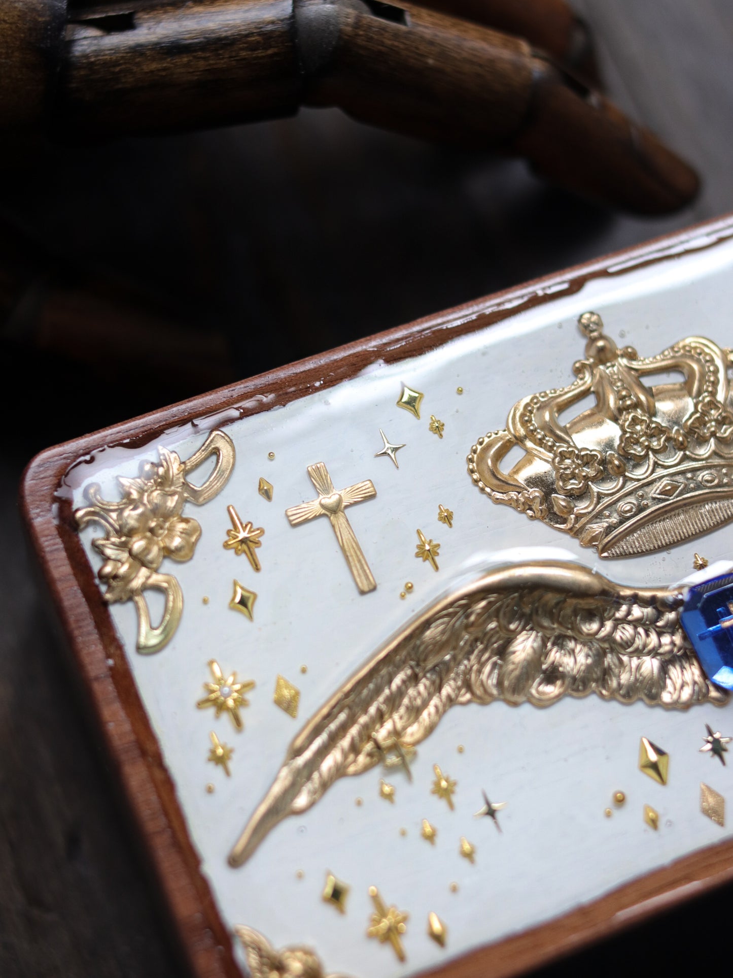 Vintage style walnut jewelry box - White king