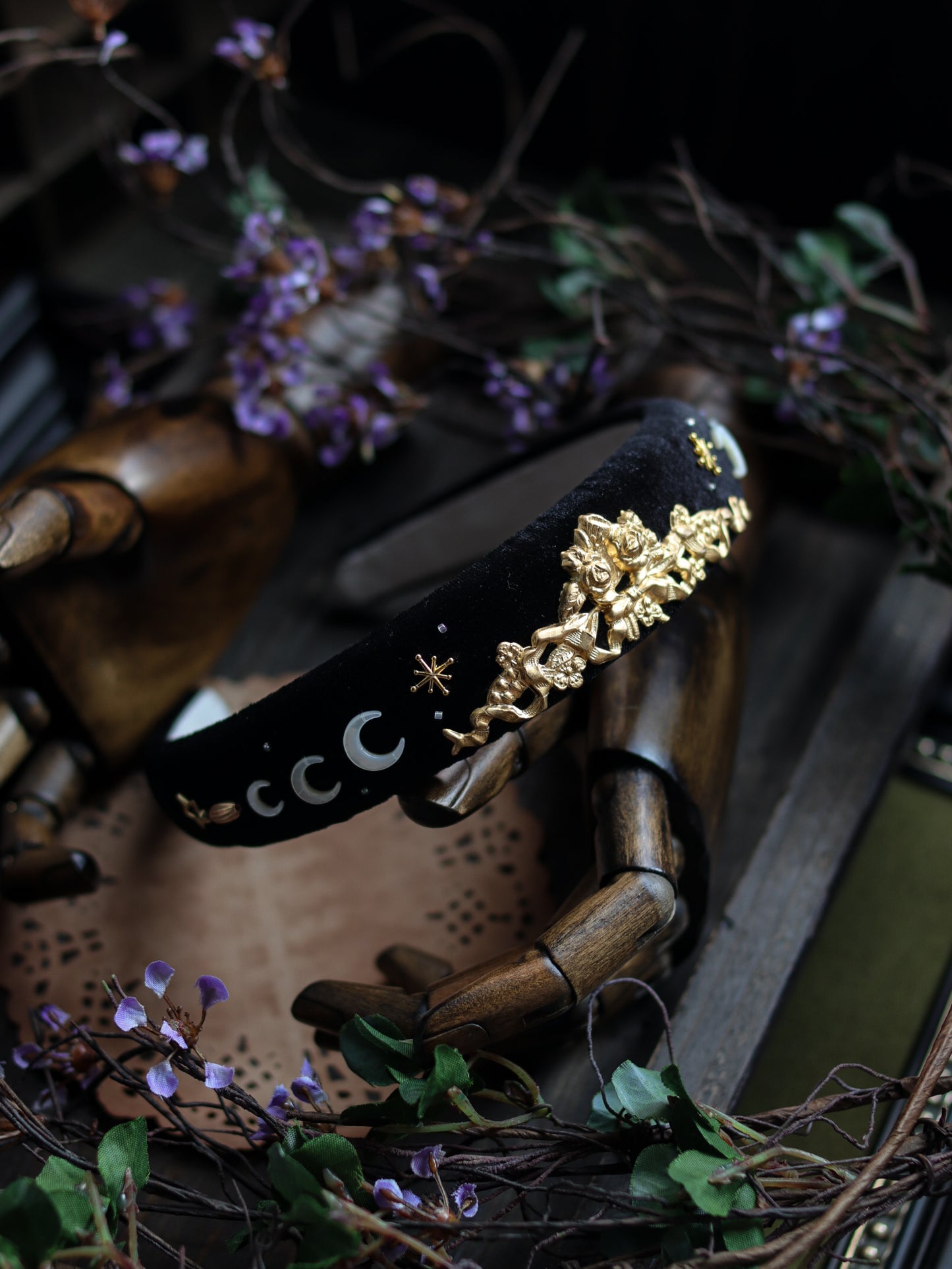 Vintage style headband - Curtain of night