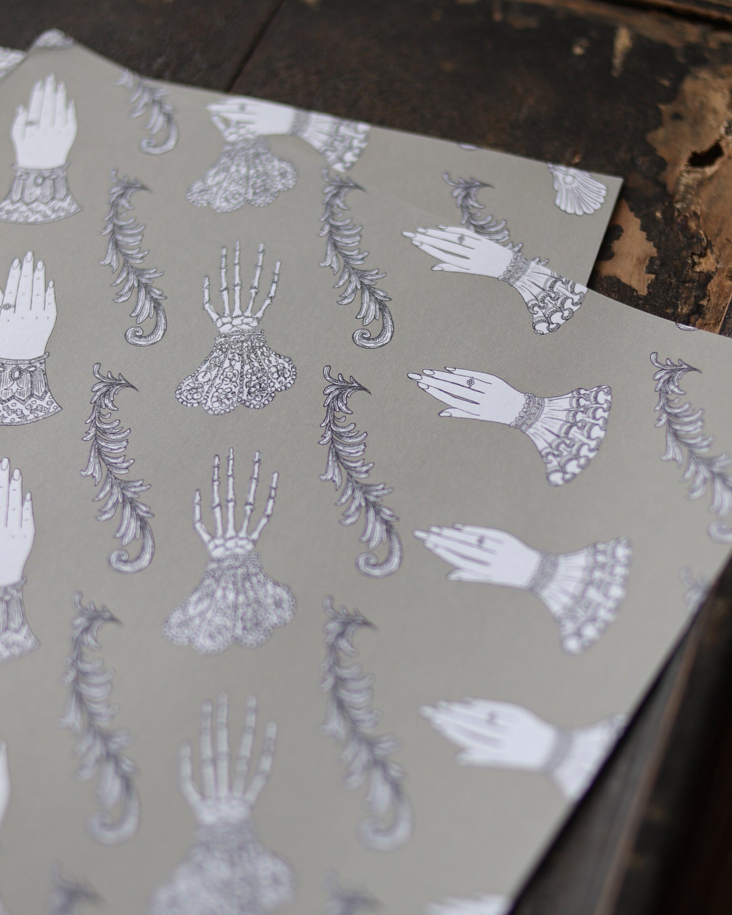 Design paper - Lady's Hand