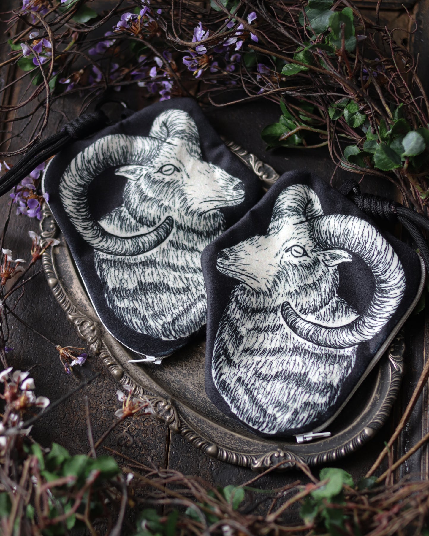Hand-drawn style zipper pouch - Sheep