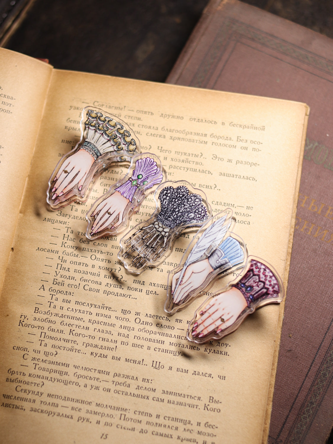Acrylic Clip Set - Lady's Hand