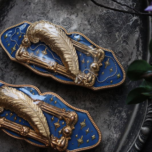 Vintage style hair clip - Magic Quill