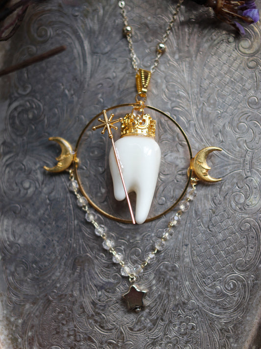 Vintage style necklace - Big Tooth Fairy