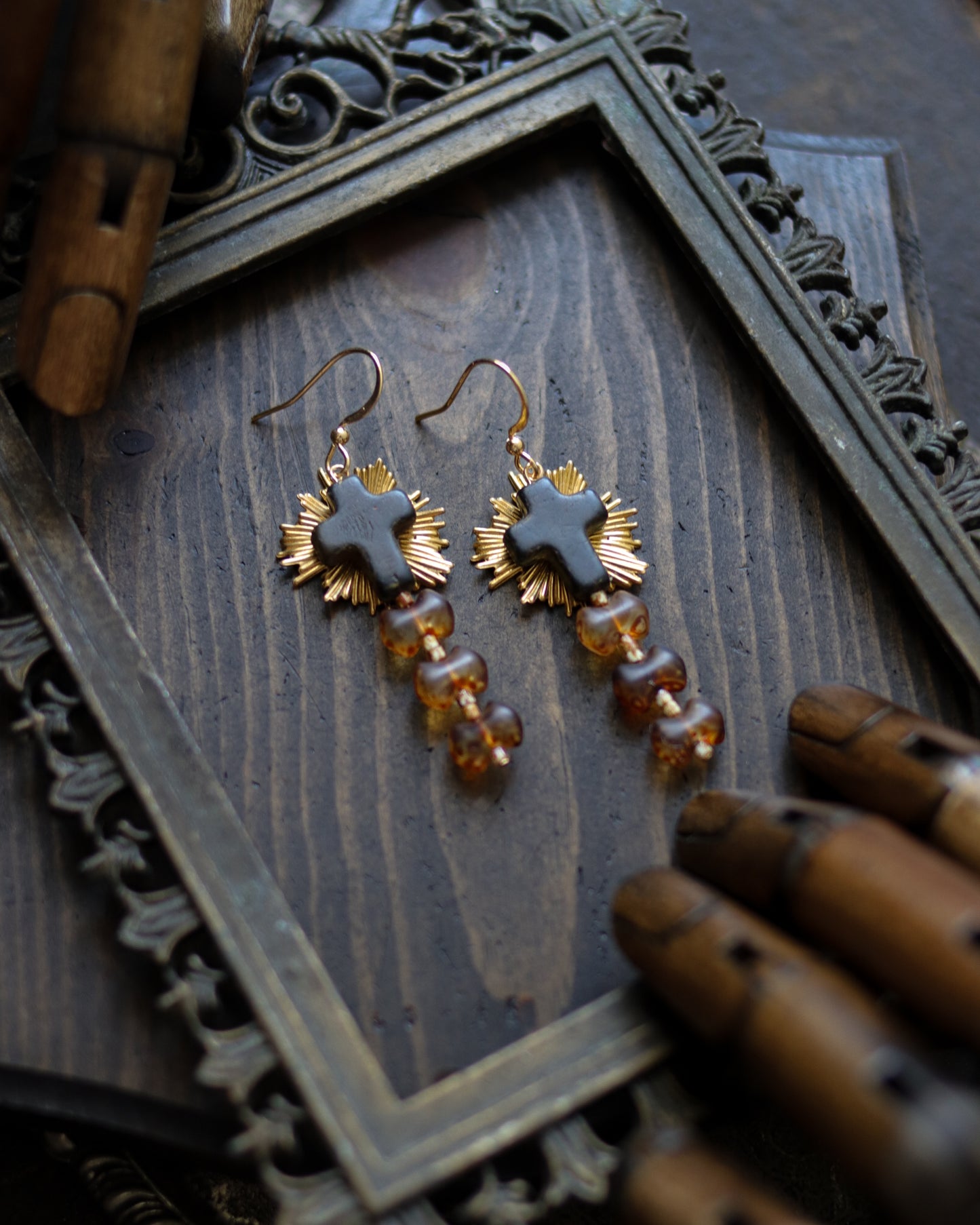 Vintage style earrings - Faith's bones