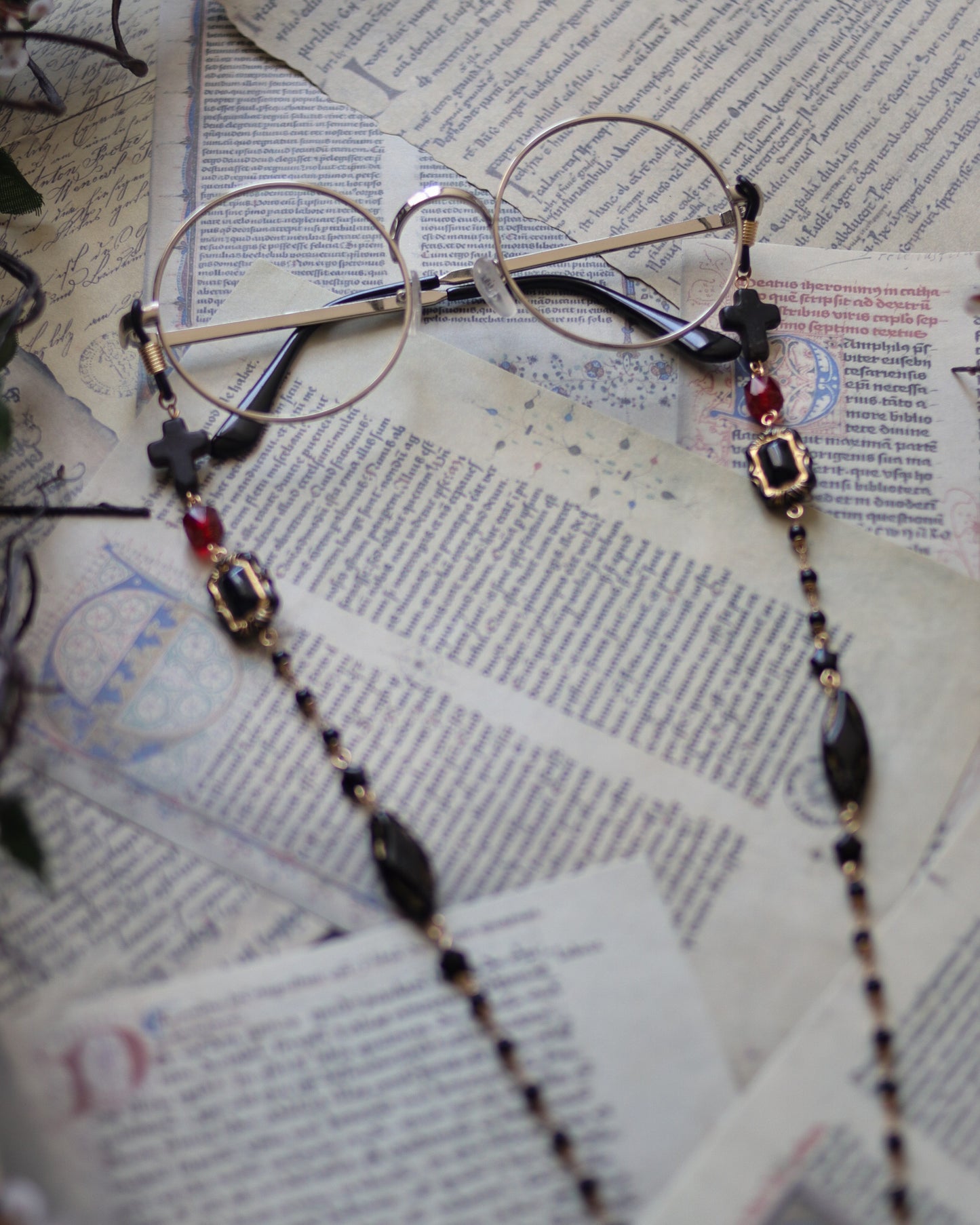 Vintage style eyewear chain - Goth Sister