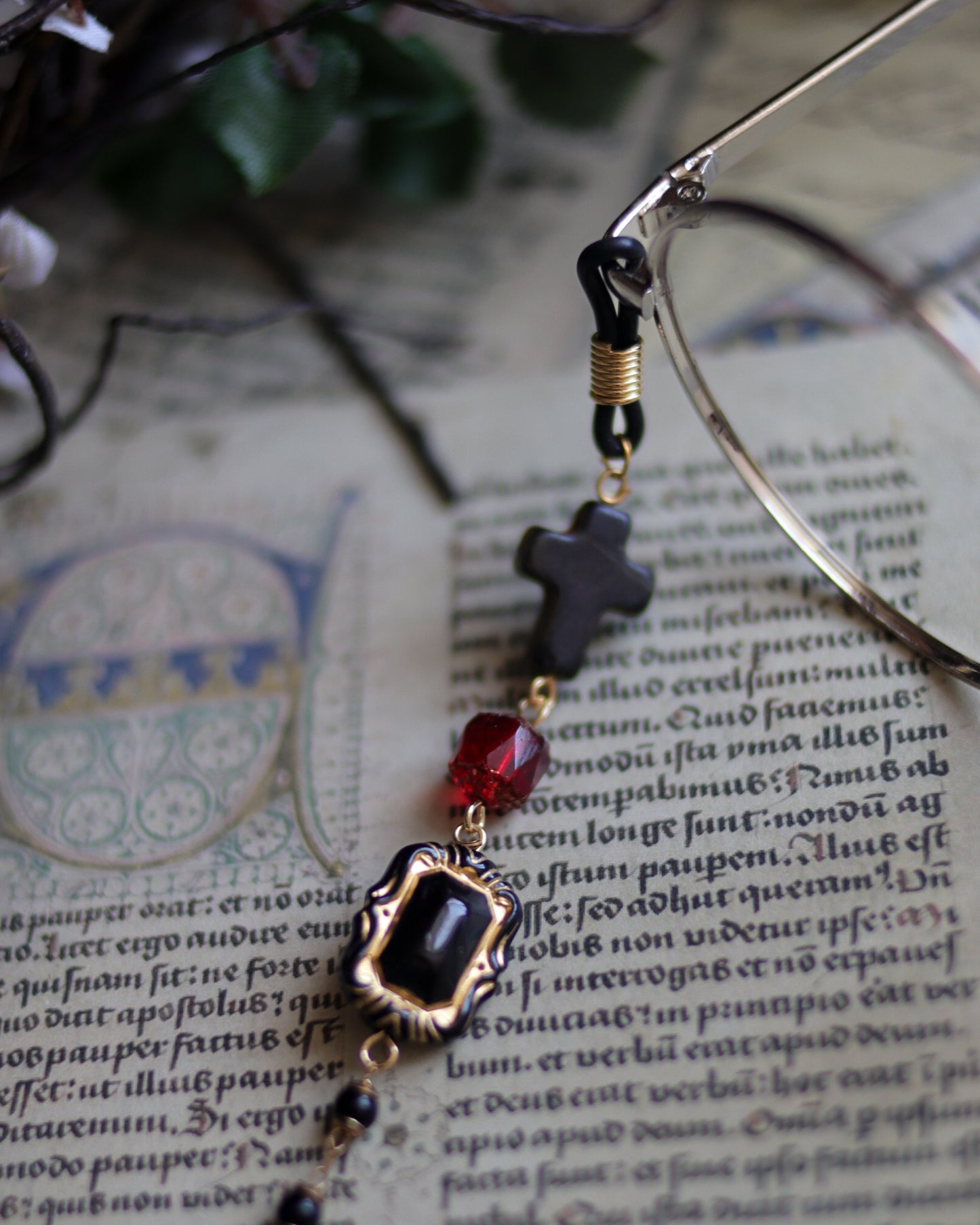 Vintage style eyewear chain - Goth Sister