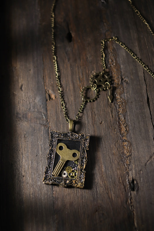 Vintage style necklace - Life clockwork