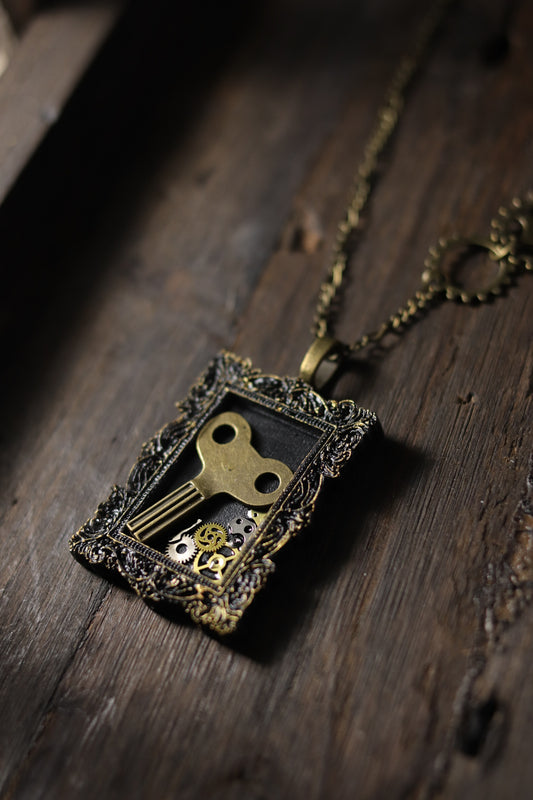 Vintage style necklace - Life clockwork