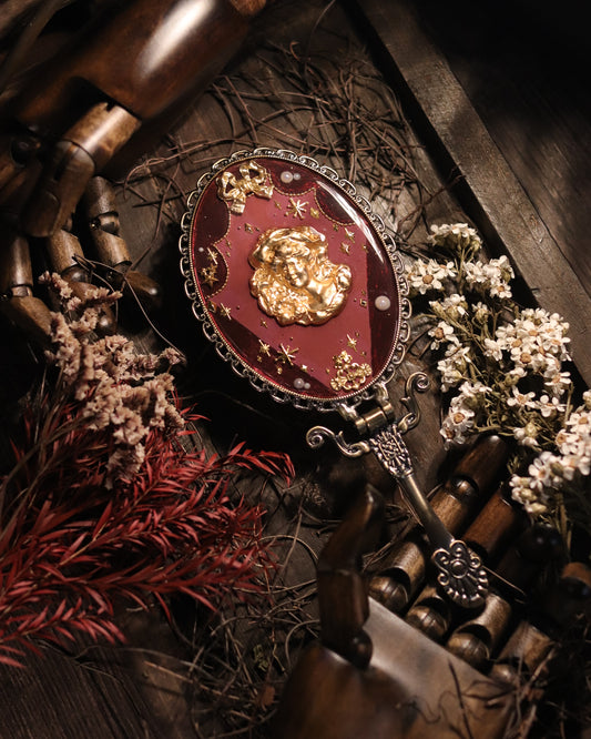 Vintage style hand mirror - Lady