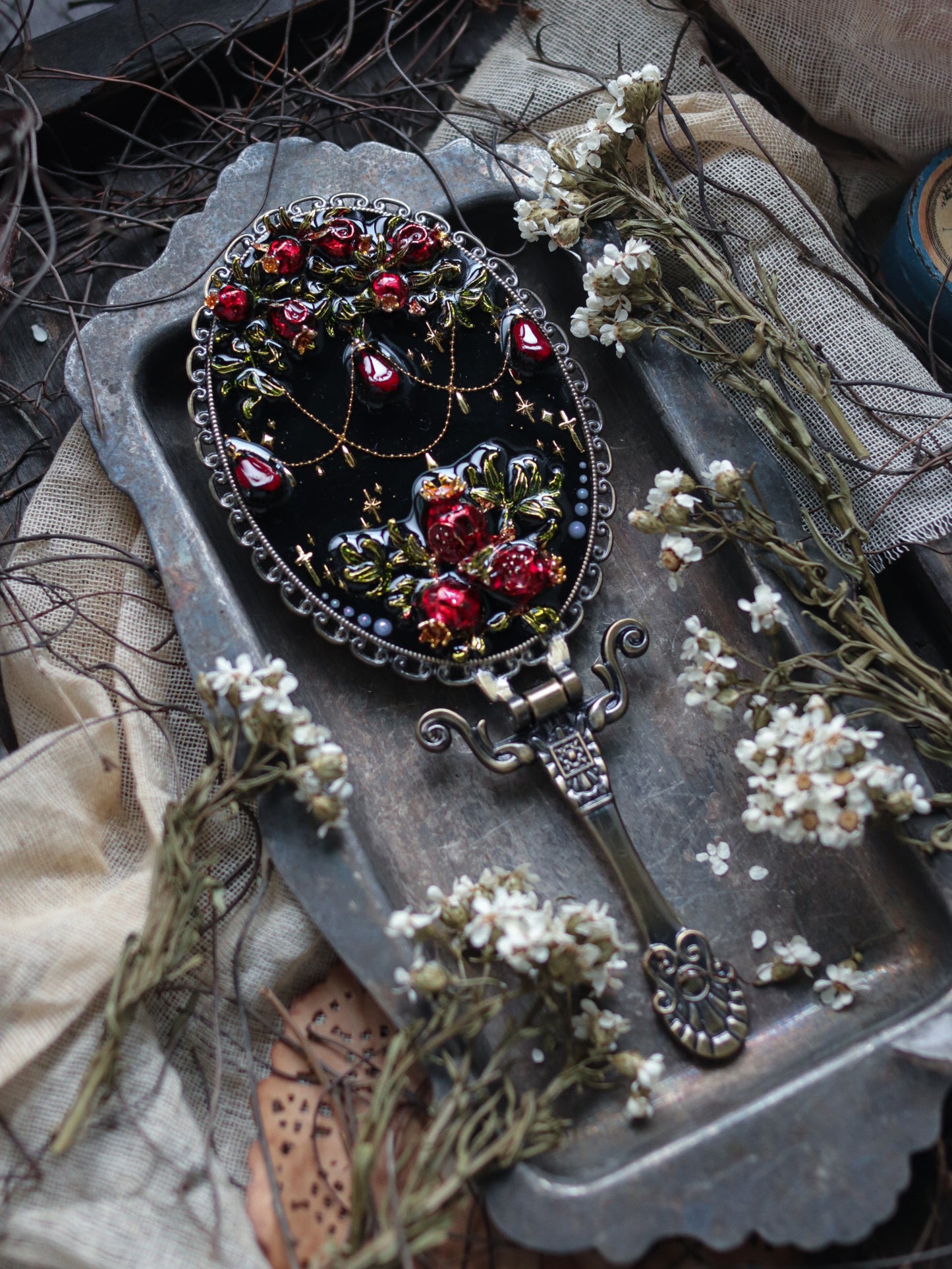 Vintage style hand mirror - Pomegranate