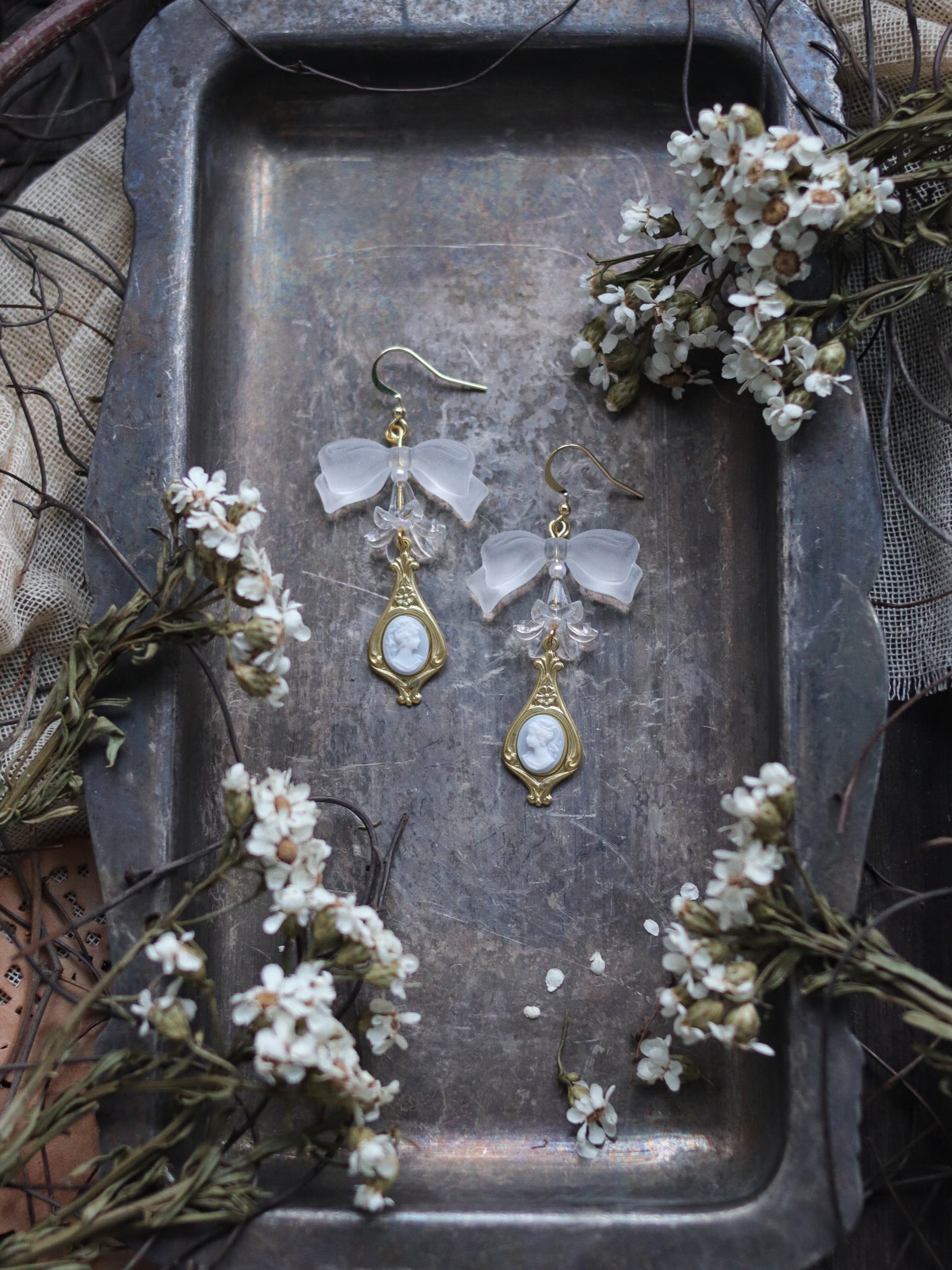 Vintage style earrings - Quiet lady