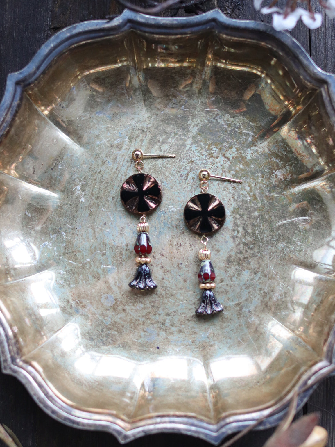 Vintage style earrings - Round cross