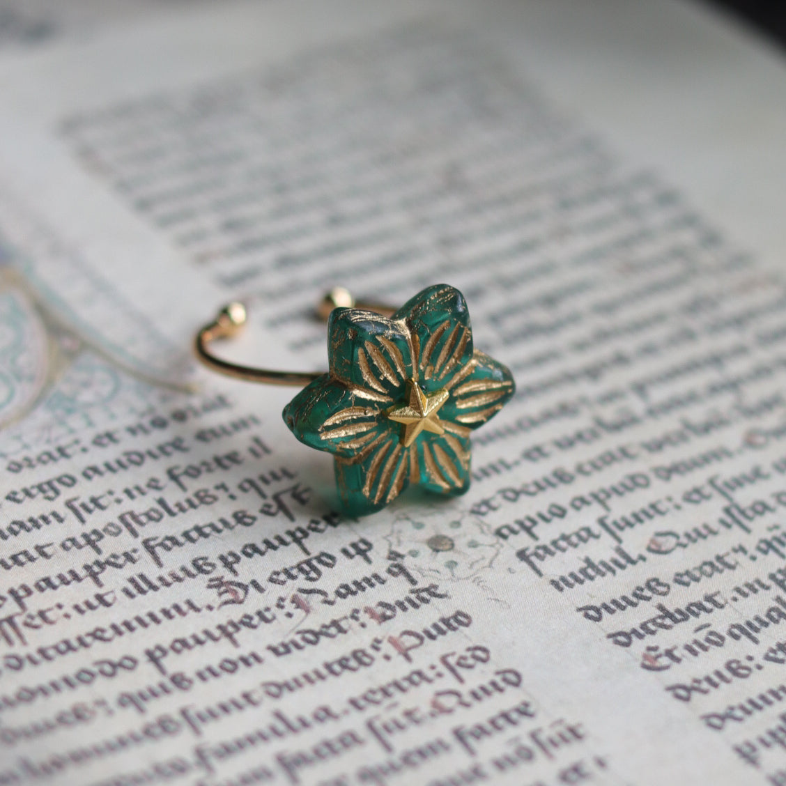 Vintage style  ring - Spinning Star