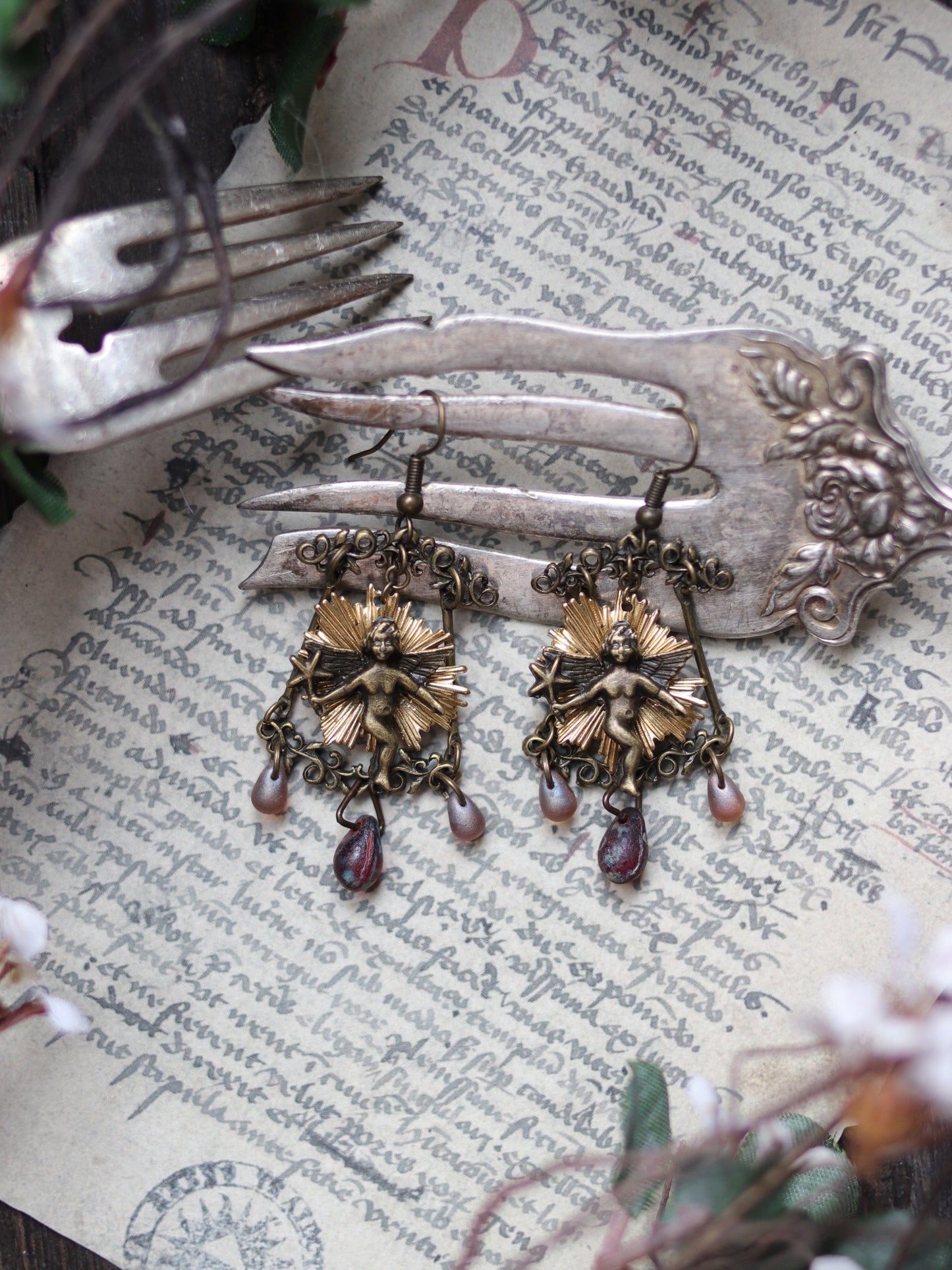 Vintage style earrings - Iron boold angel