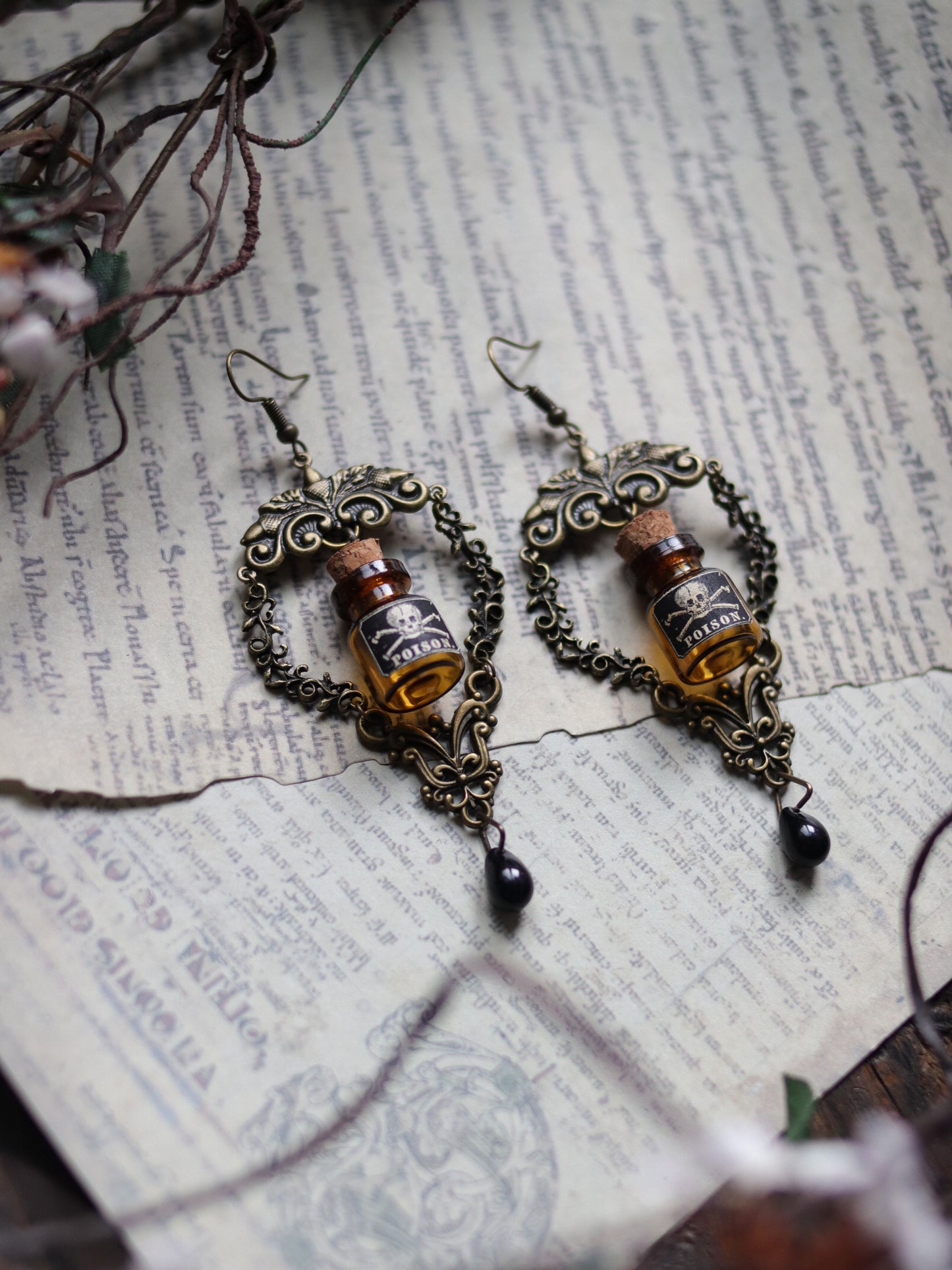Vintage style earrings - Poison