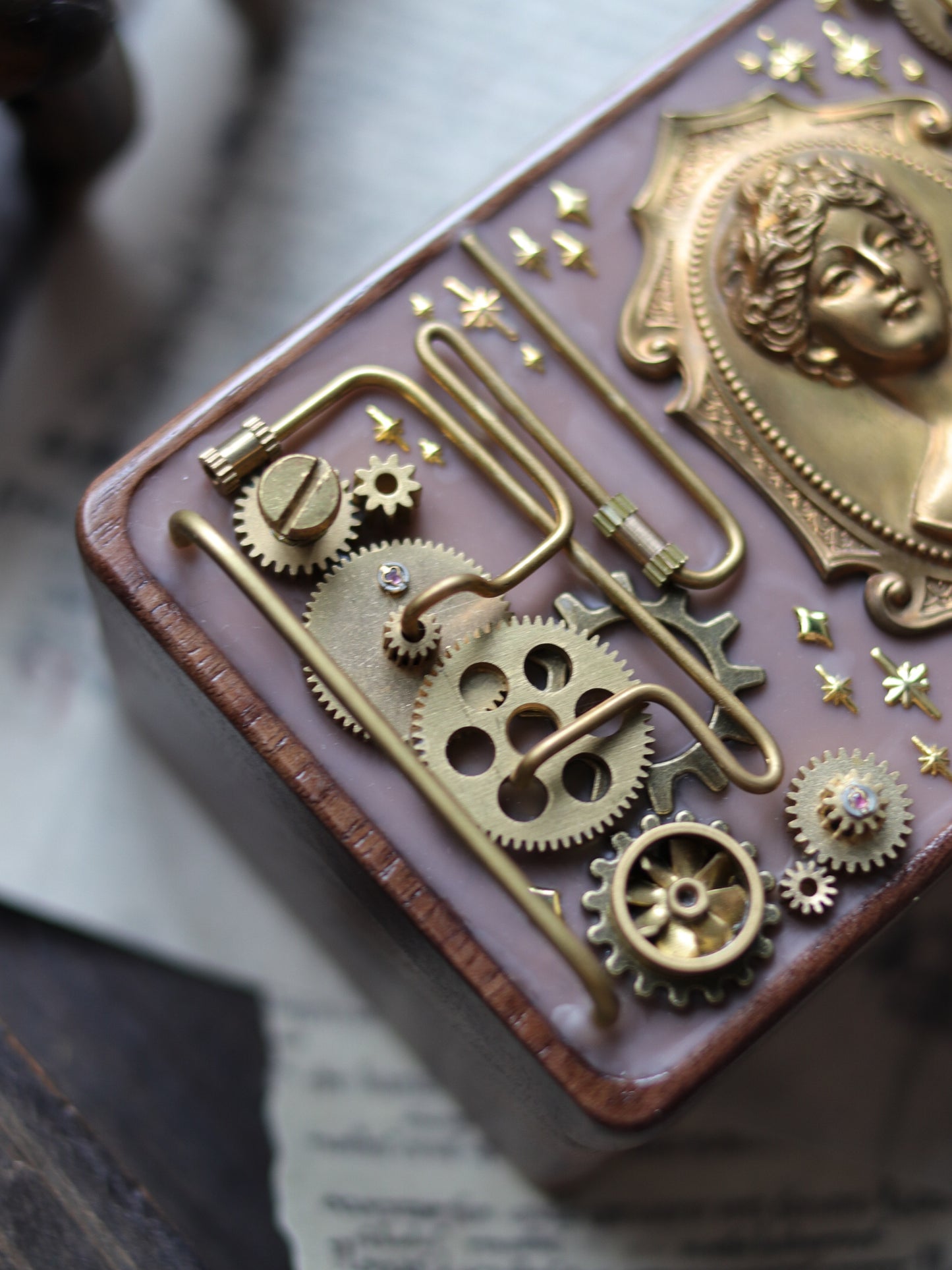 Vintage style walnut jewelry box - Machinery and Lady