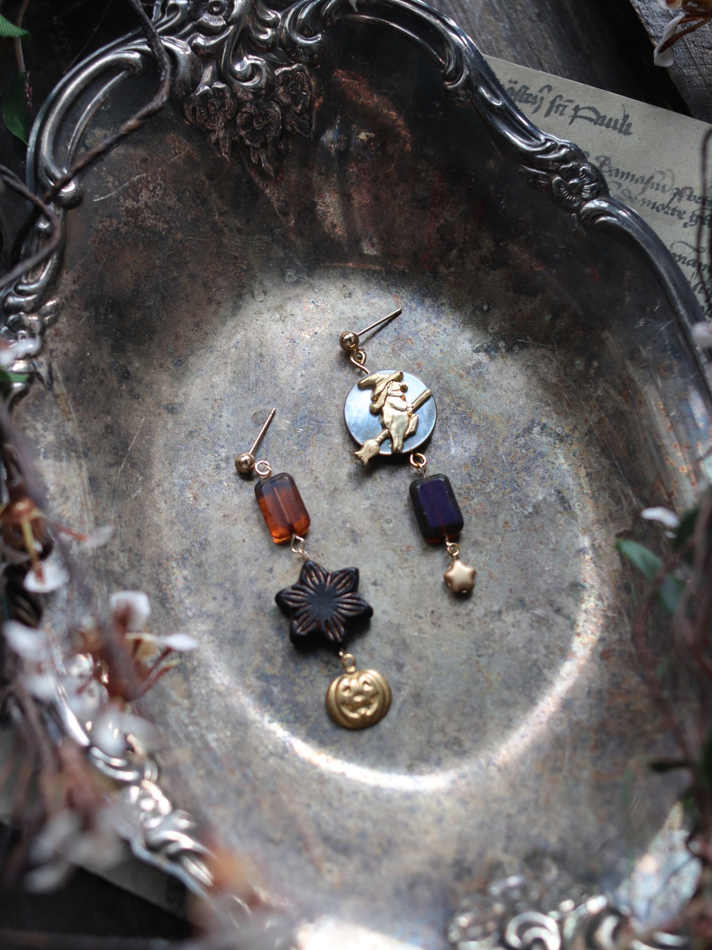 Vintage style earrings - Witch Night