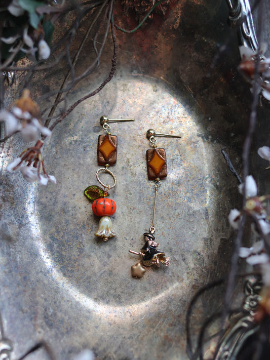 Vintage style earrings - Witch and pumpkin