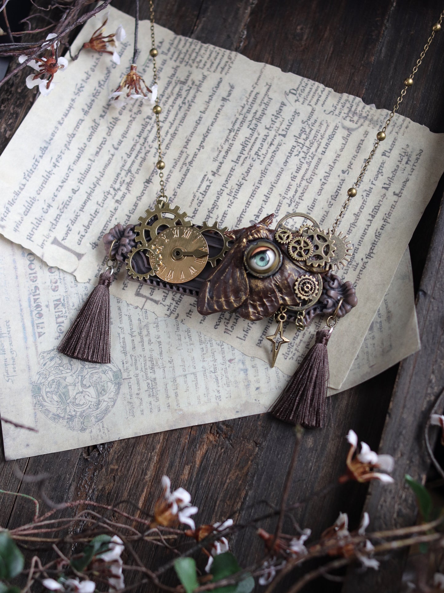 Vintage style necklace - Mechanical moth