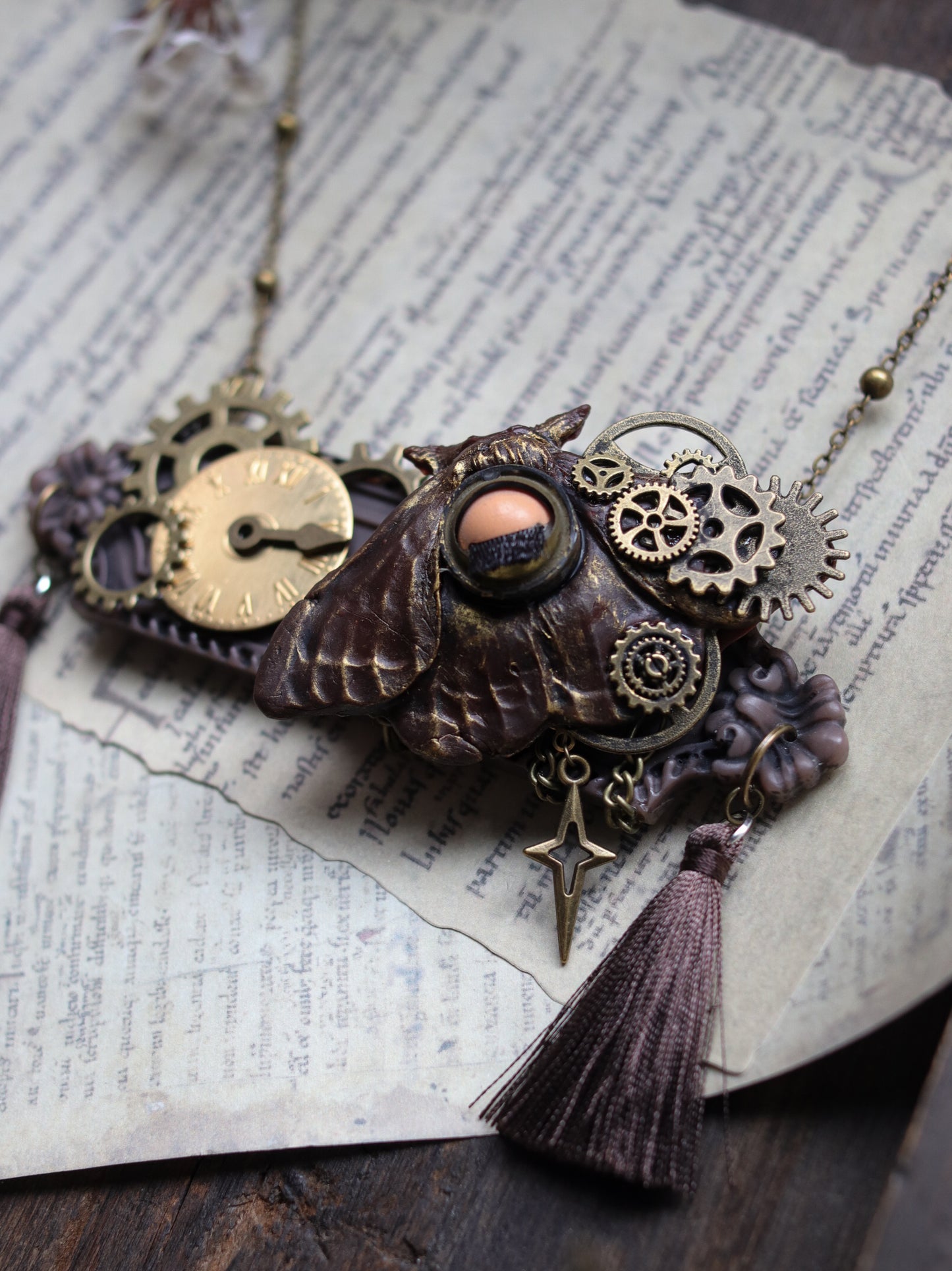 Vintage style necklace - Mechanical moth