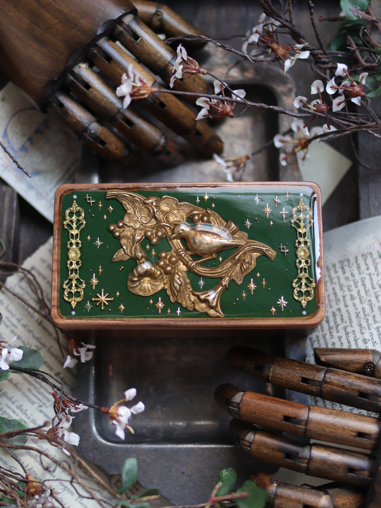 Vintage style walnut jewelry box - Garden bird