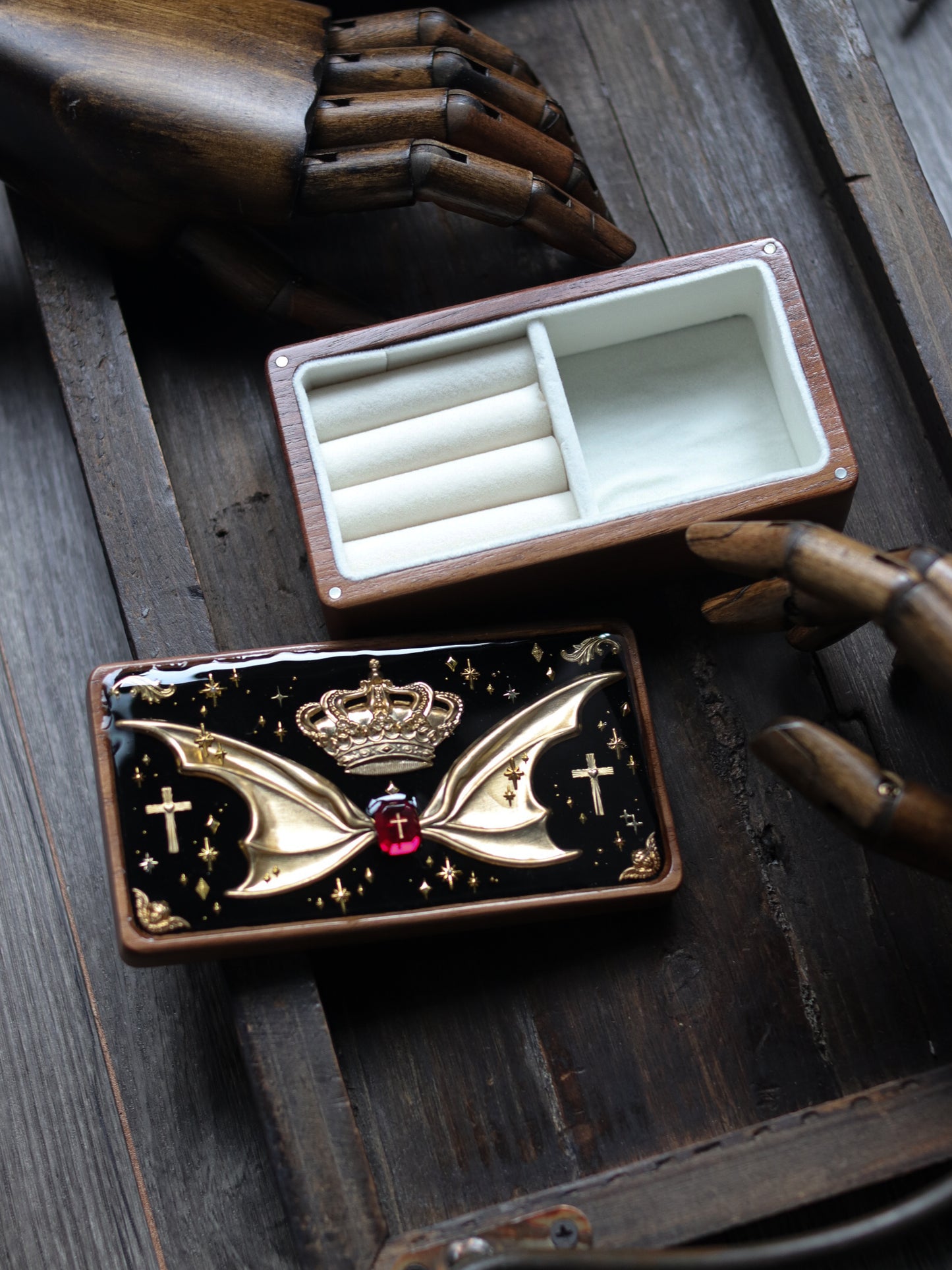 Vintage style walnut jewelry box - Dark king