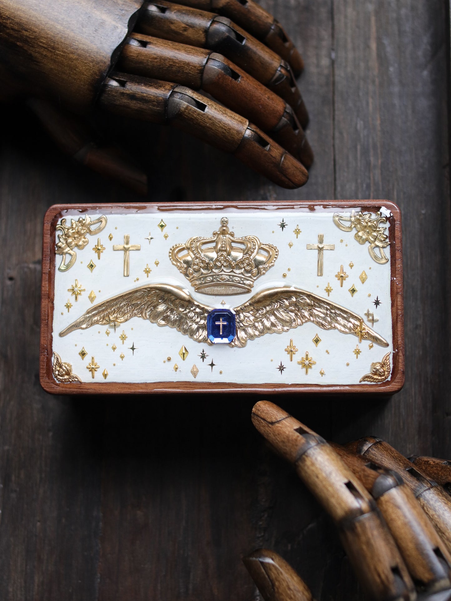 Vintage style walnut jewelry box - White king