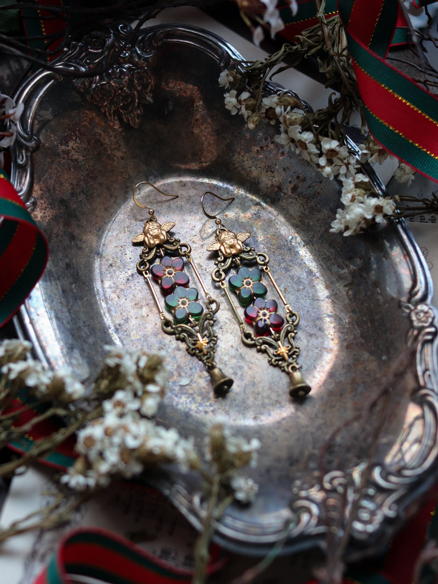 Vintage style earrings - Red green flower