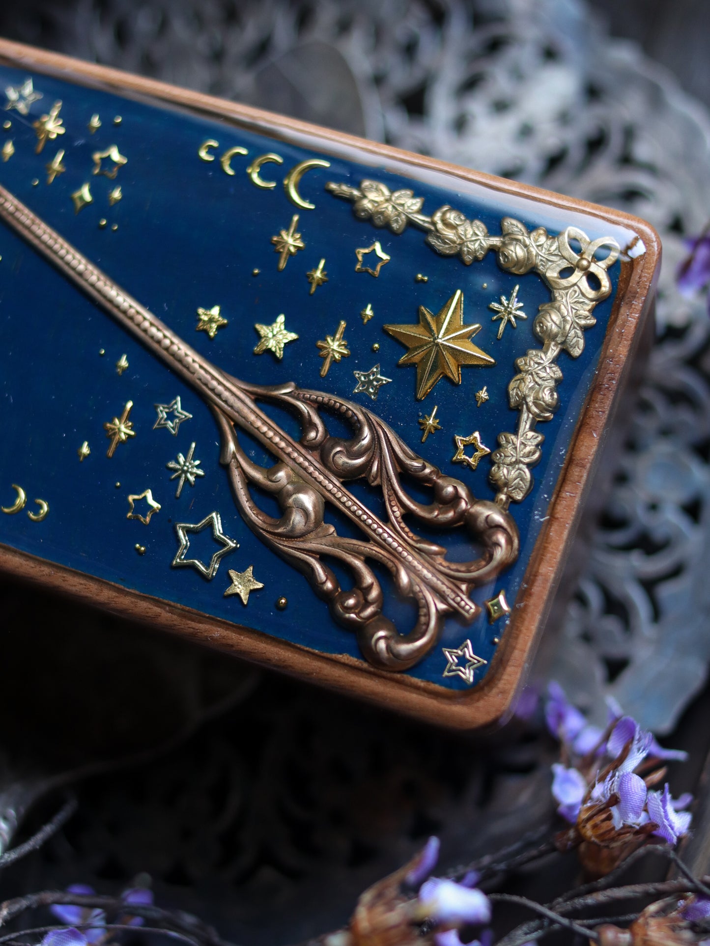 Vintage style walnut jewelry box - Cupid's arrow