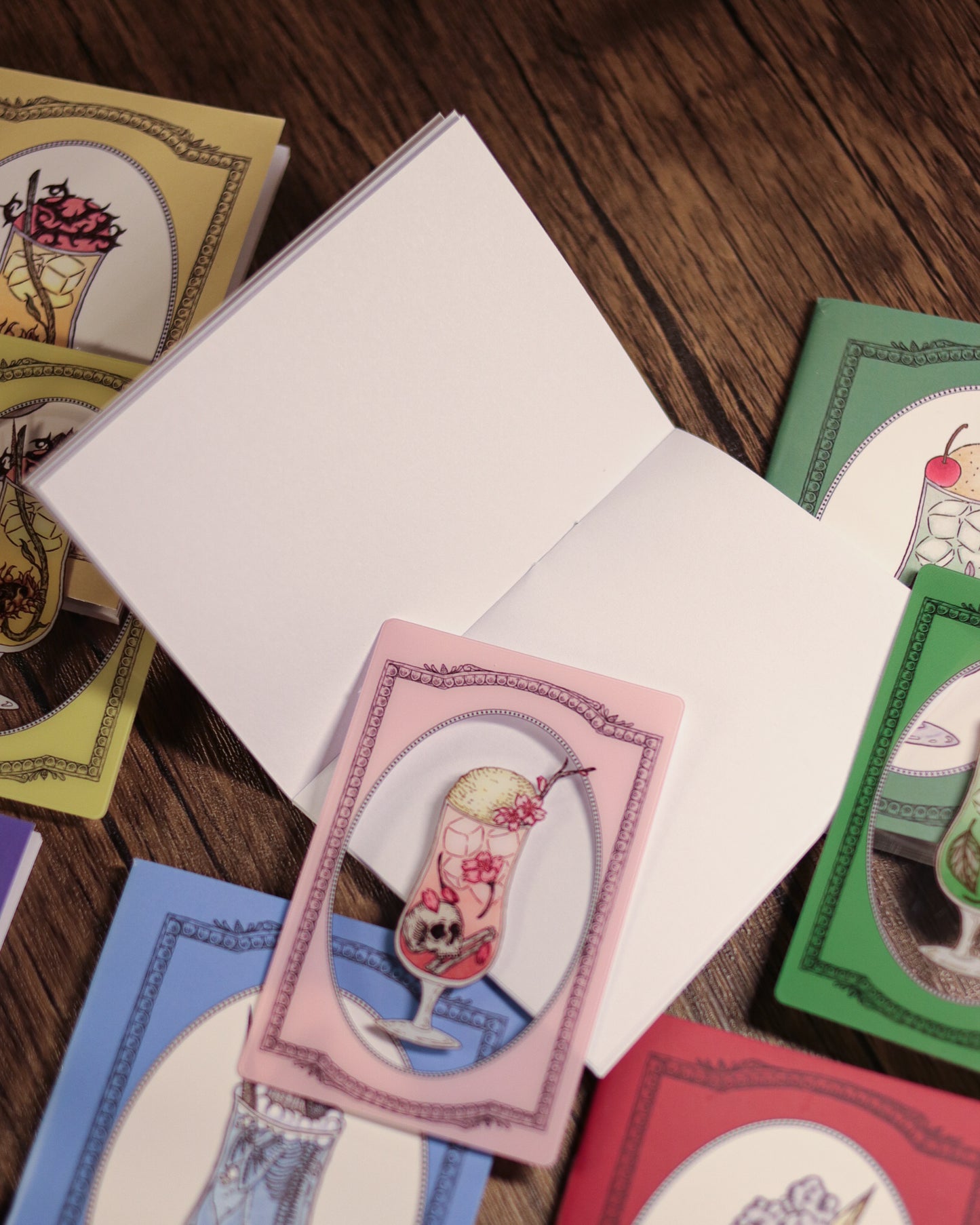 Retro-style tea and coffee shop - mini notebook card set