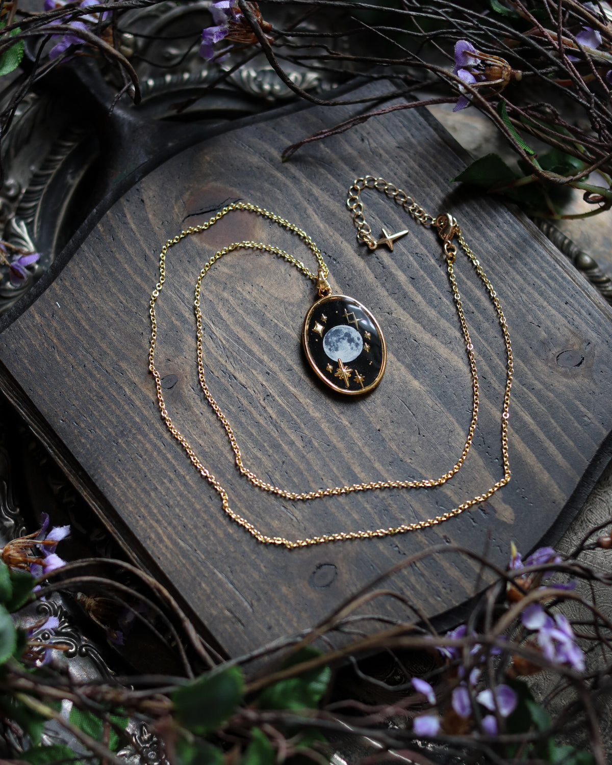 Necklace - Moon in the frame 項鍊 - 框中月