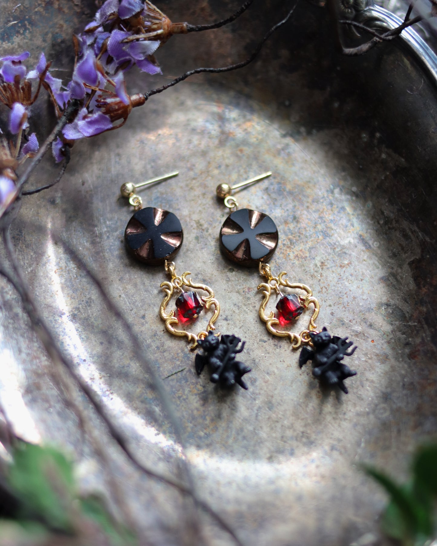 Vintage style earrings - Devil Cat Summon