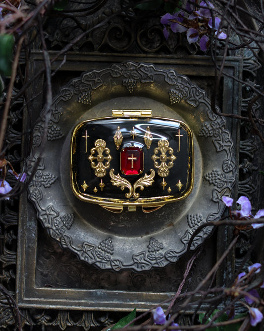 Vintage style mini jewelry pill box - Red Redemption