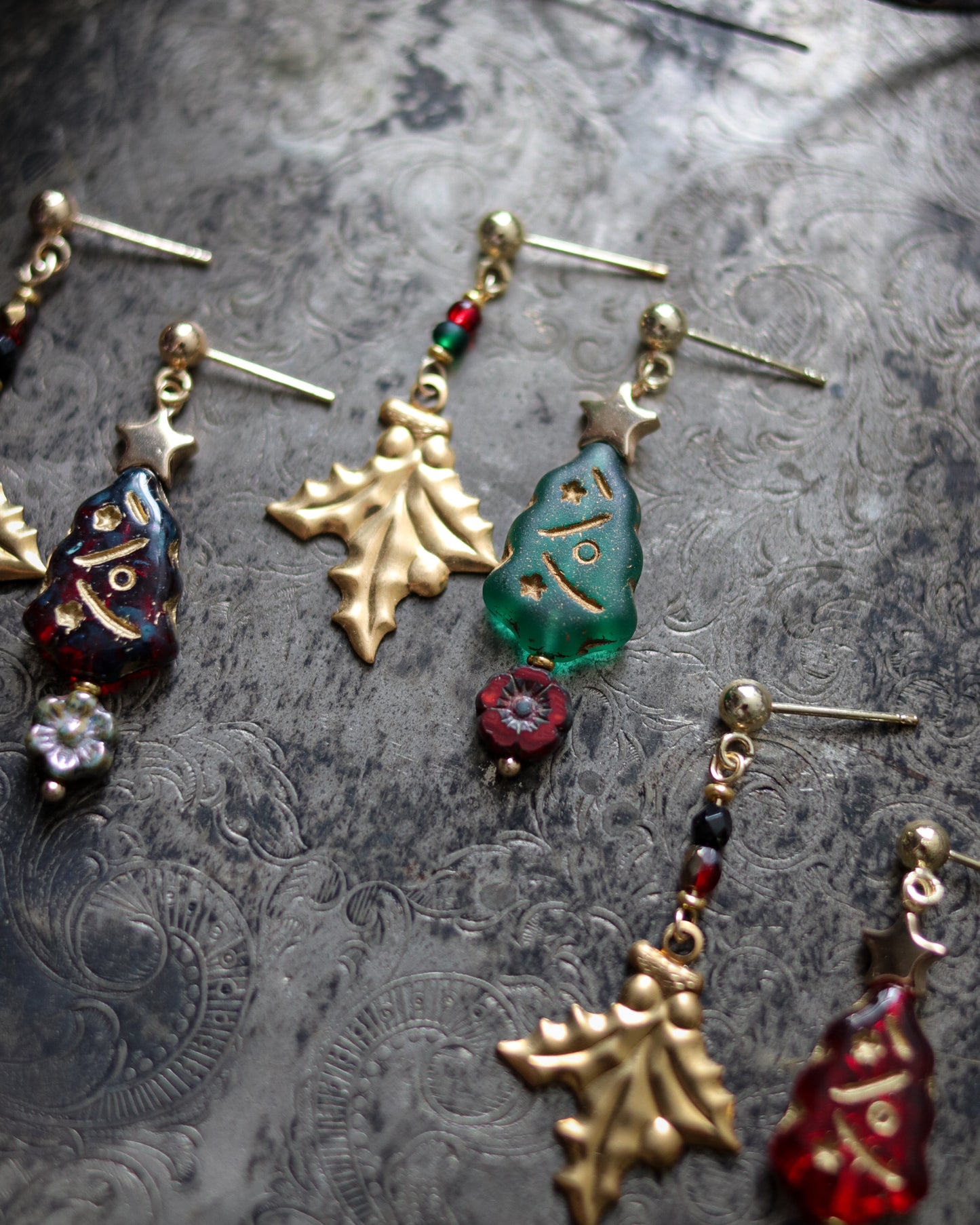 Vintage style ring - Holly and Christmas tree