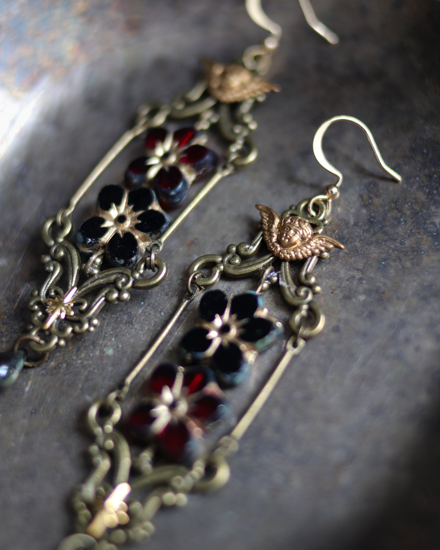 Earrings - Red & black flower 耳環 - 紅黑花