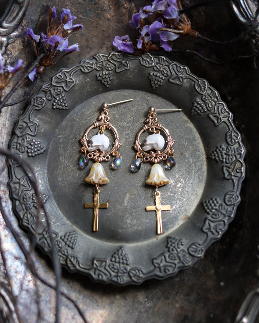 Vintage style earrings - Collecting hobby