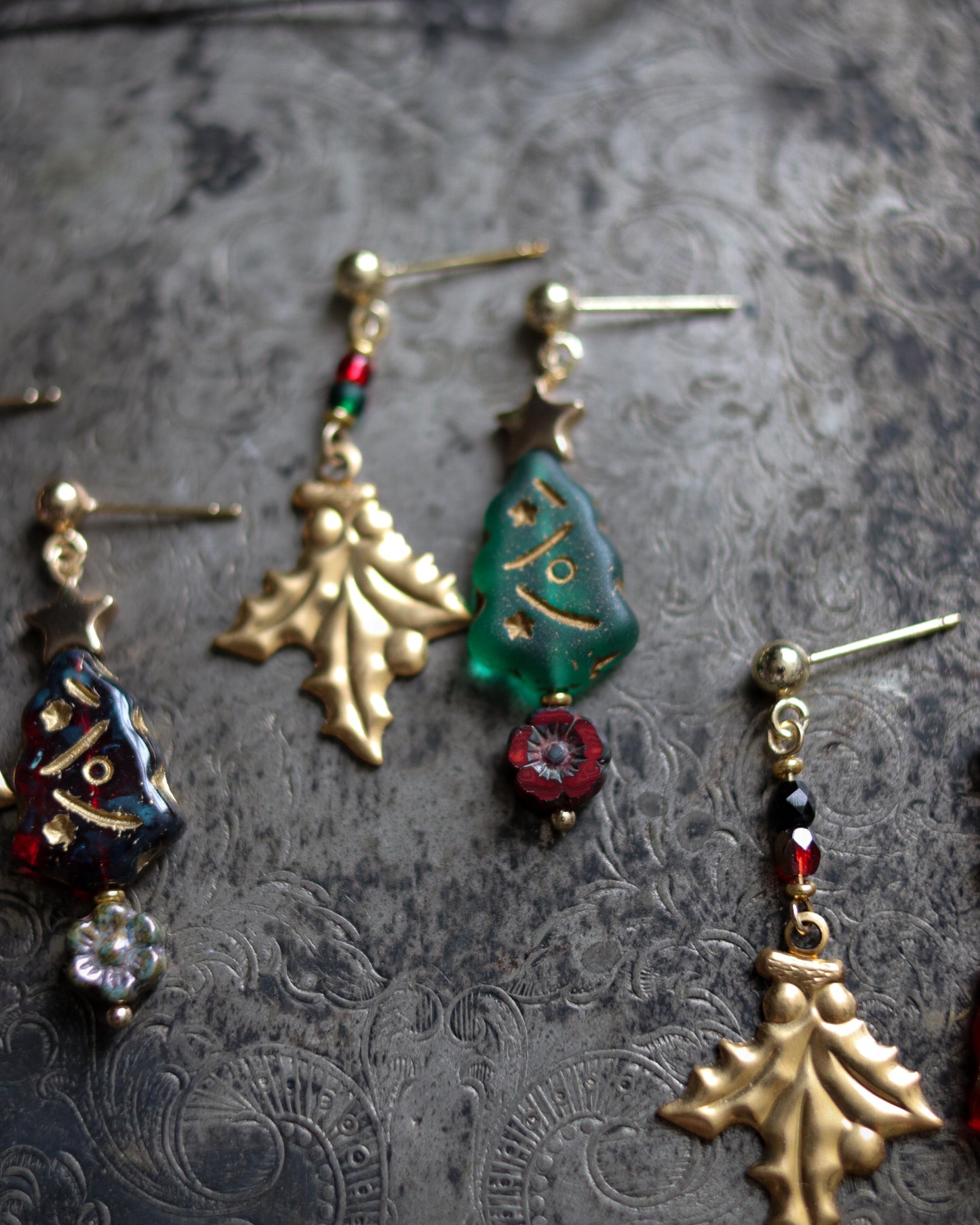 Vintage style ring - Holly and Christmas tree