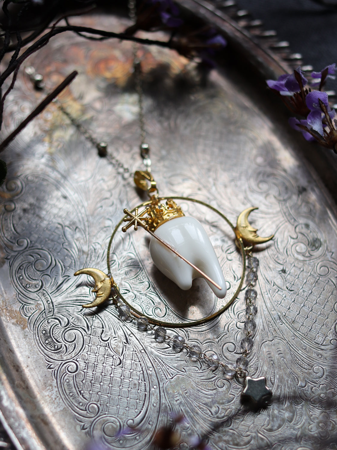 Vintage style necklace - Big Tooth Fairy
