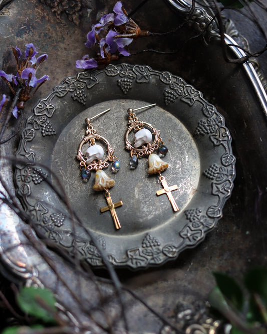 Vintage style earrings - Collecting hobby