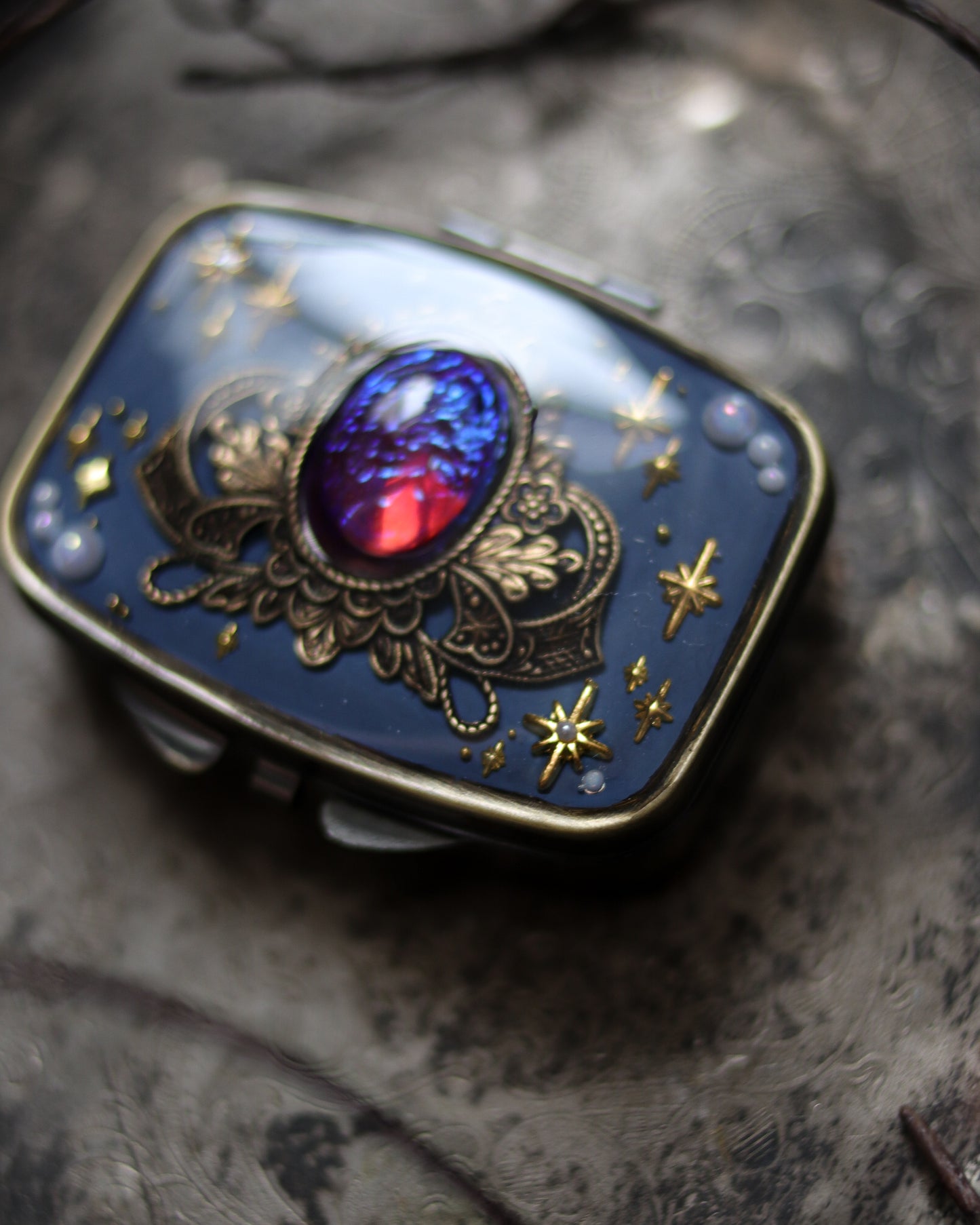 Mini jewelry pill box - Ancient Dragon's Breath 迷你首飾藥盒 - 古龍吐息