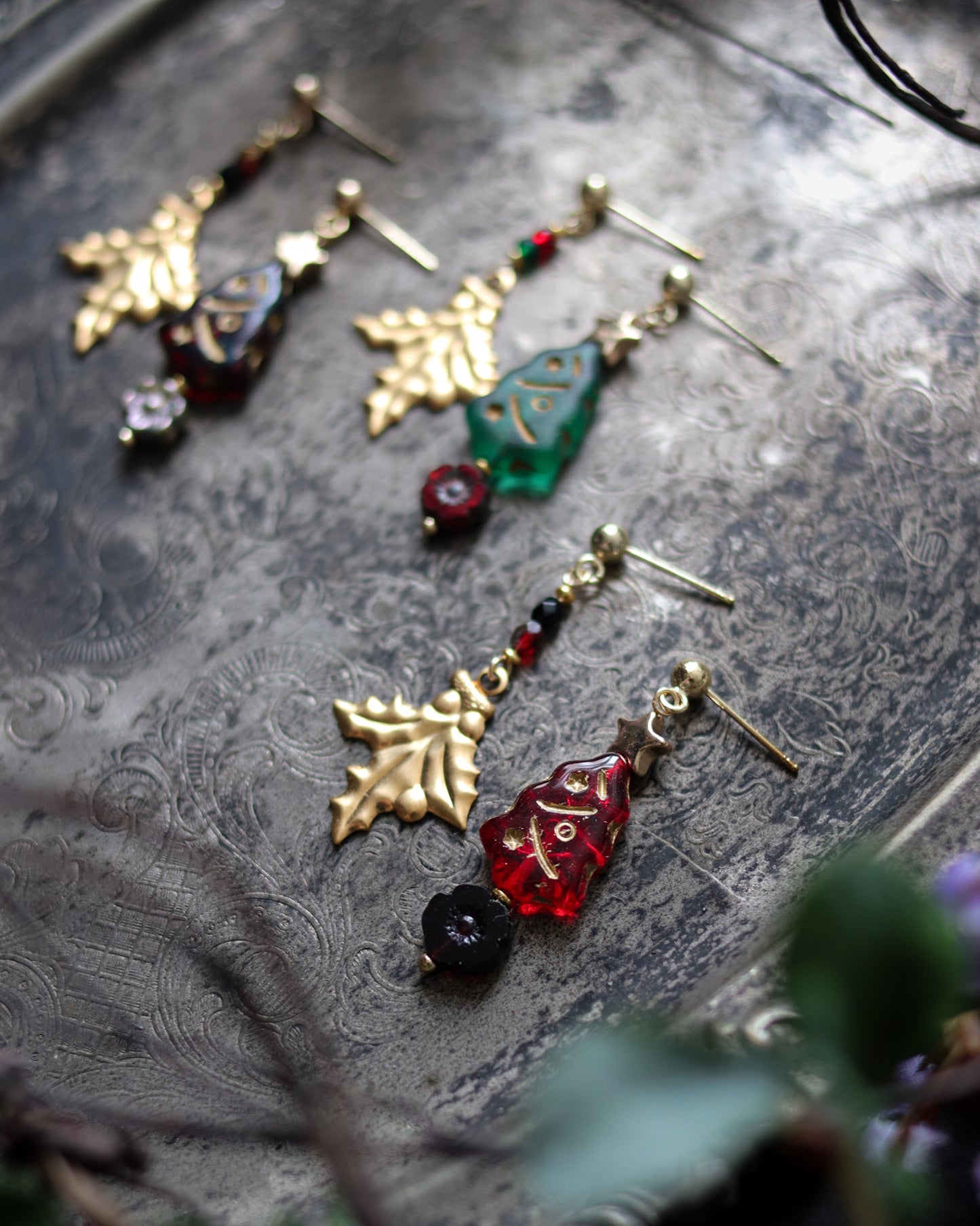 Vintage style ring - Holly and Christmas tree