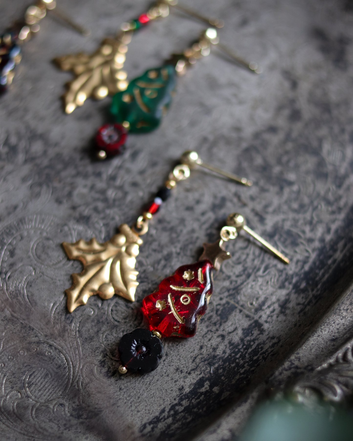 Vintage style ring - Holly and Christmas tree