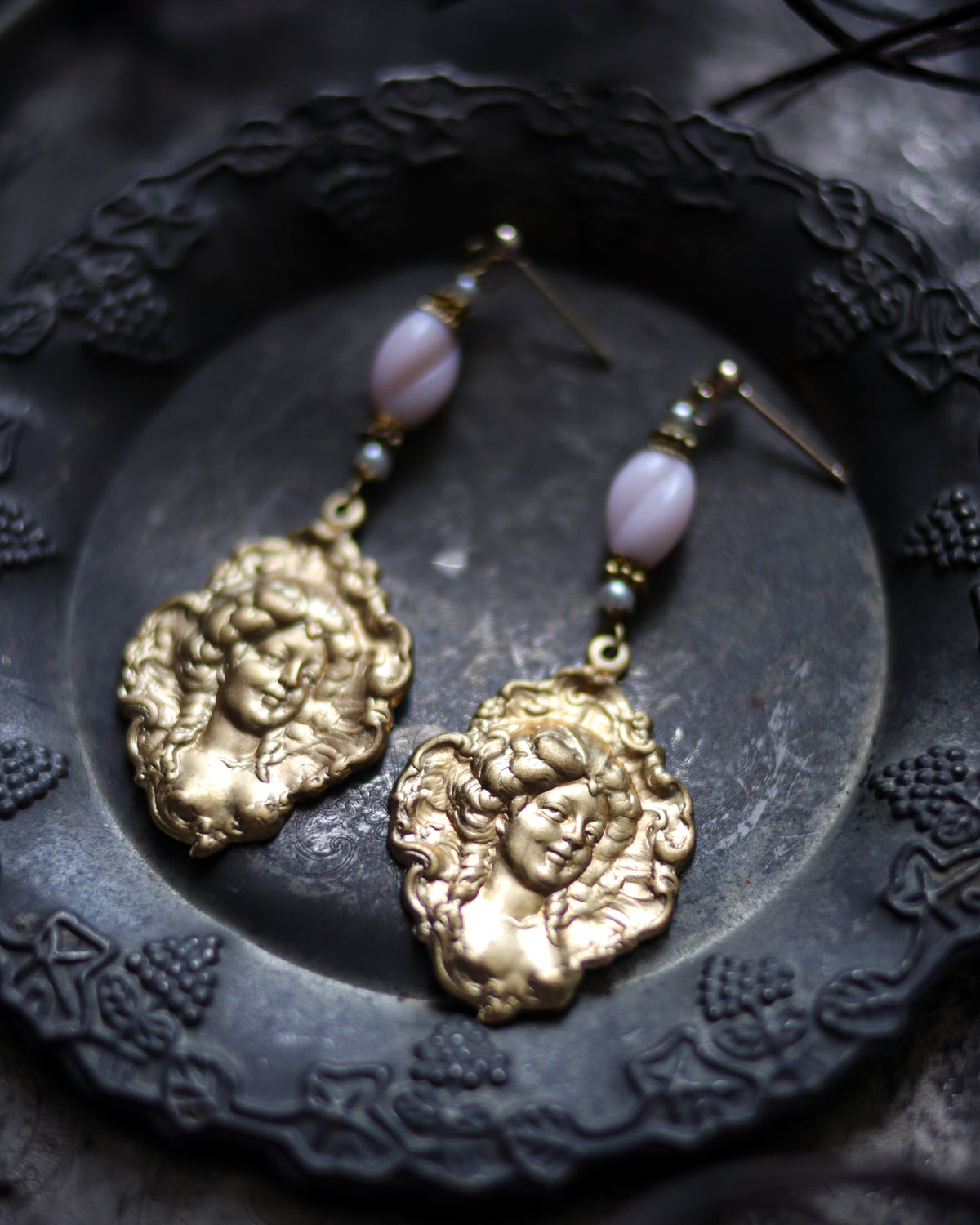 Earrings - The Witch's Face • one 耳環 - 魔女之顏。壹