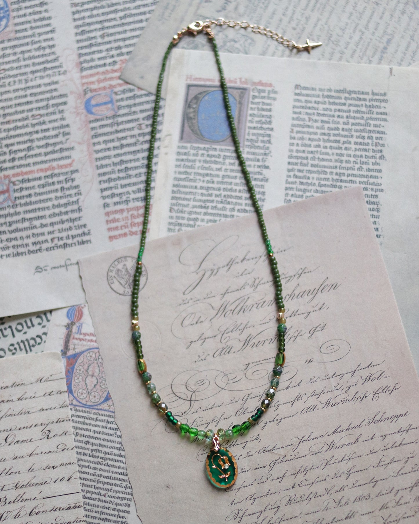 Czech glass bead necklace - Lily of the Valley 捷克琉璃項鍊 - 鈴蘭