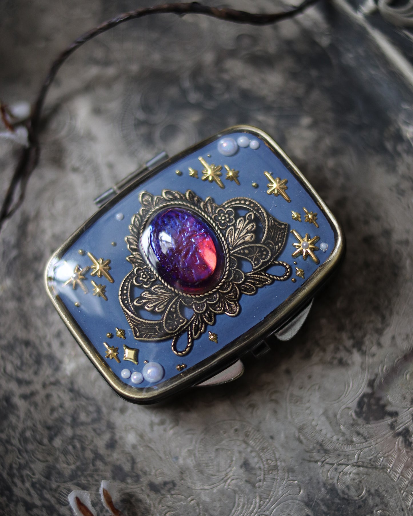 Mini jewelry pill box - Ancient Dragon's Breath 迷你首飾藥盒 - 古龍吐息