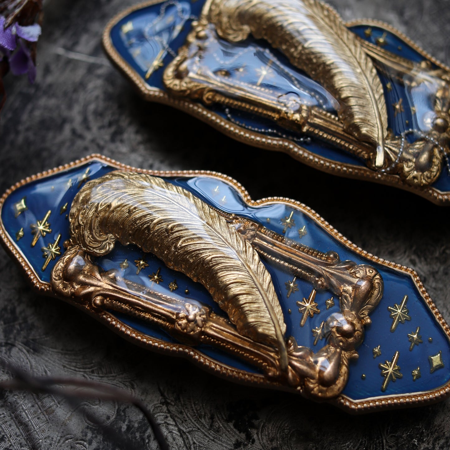Vintage style hair clip - Magic Quill