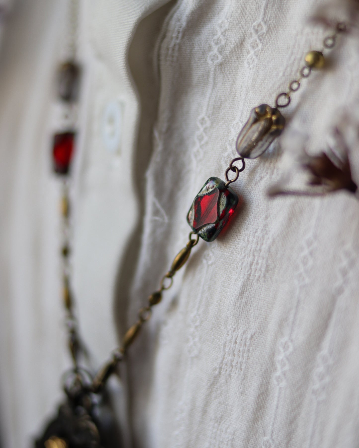 Vintage style necklace - Strawberry palpitations