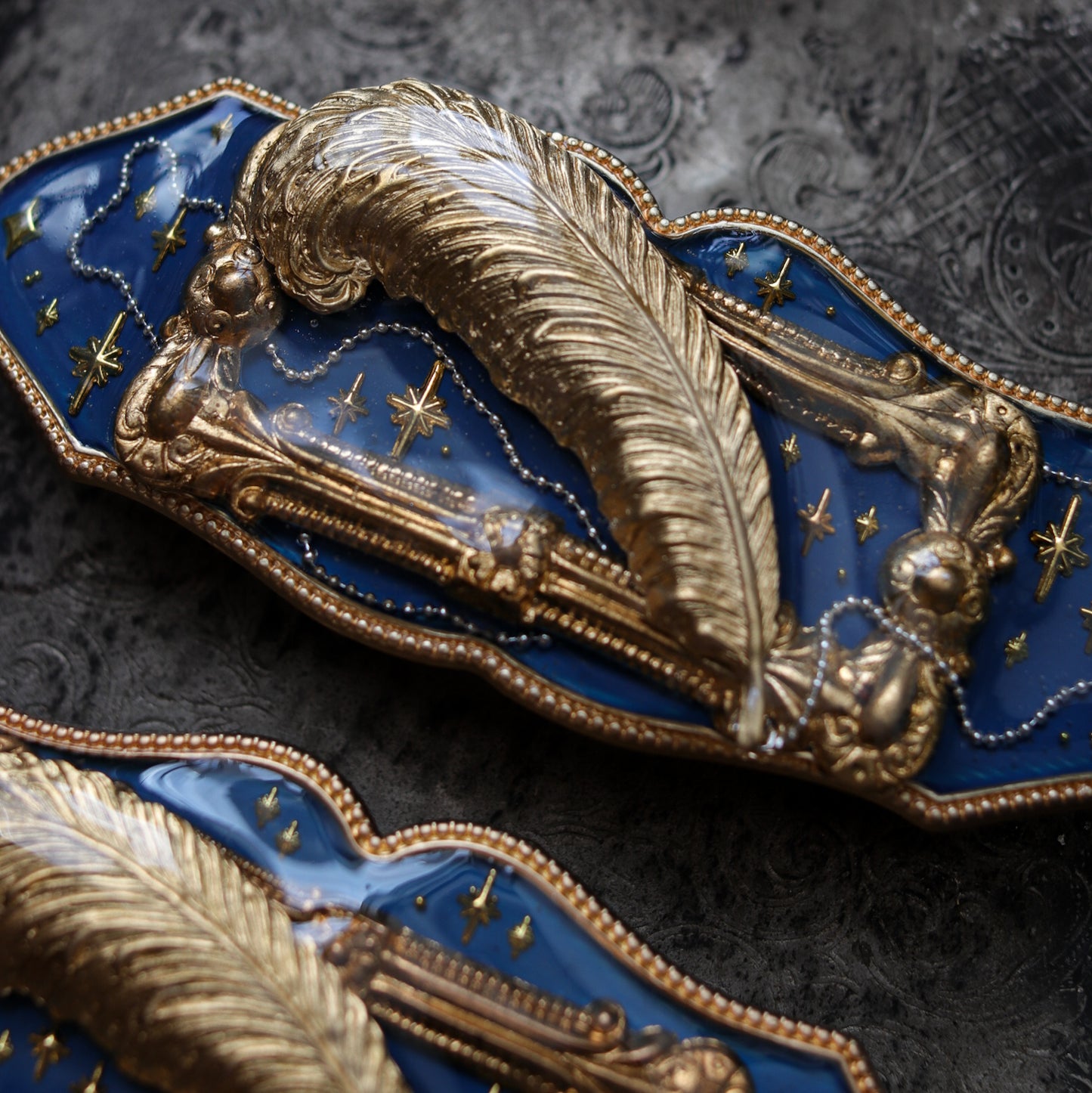 Vintage style hair clip - Magic Quill